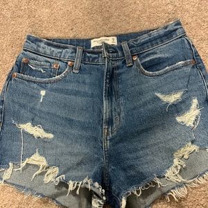 Abercrombie high rise mom short